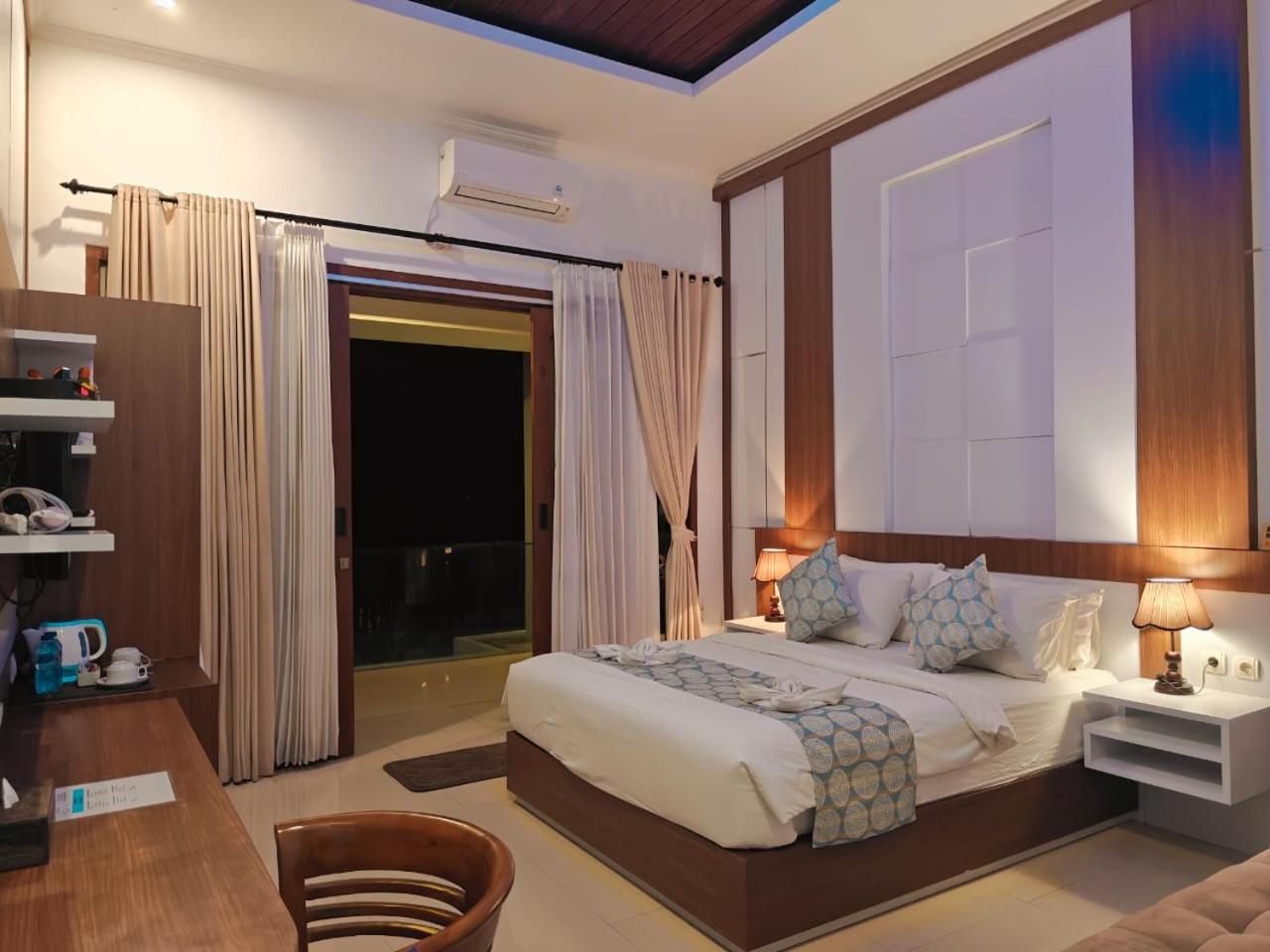 Nusa Sedayu Hotel By Ocean View Batununggul Exterior photo