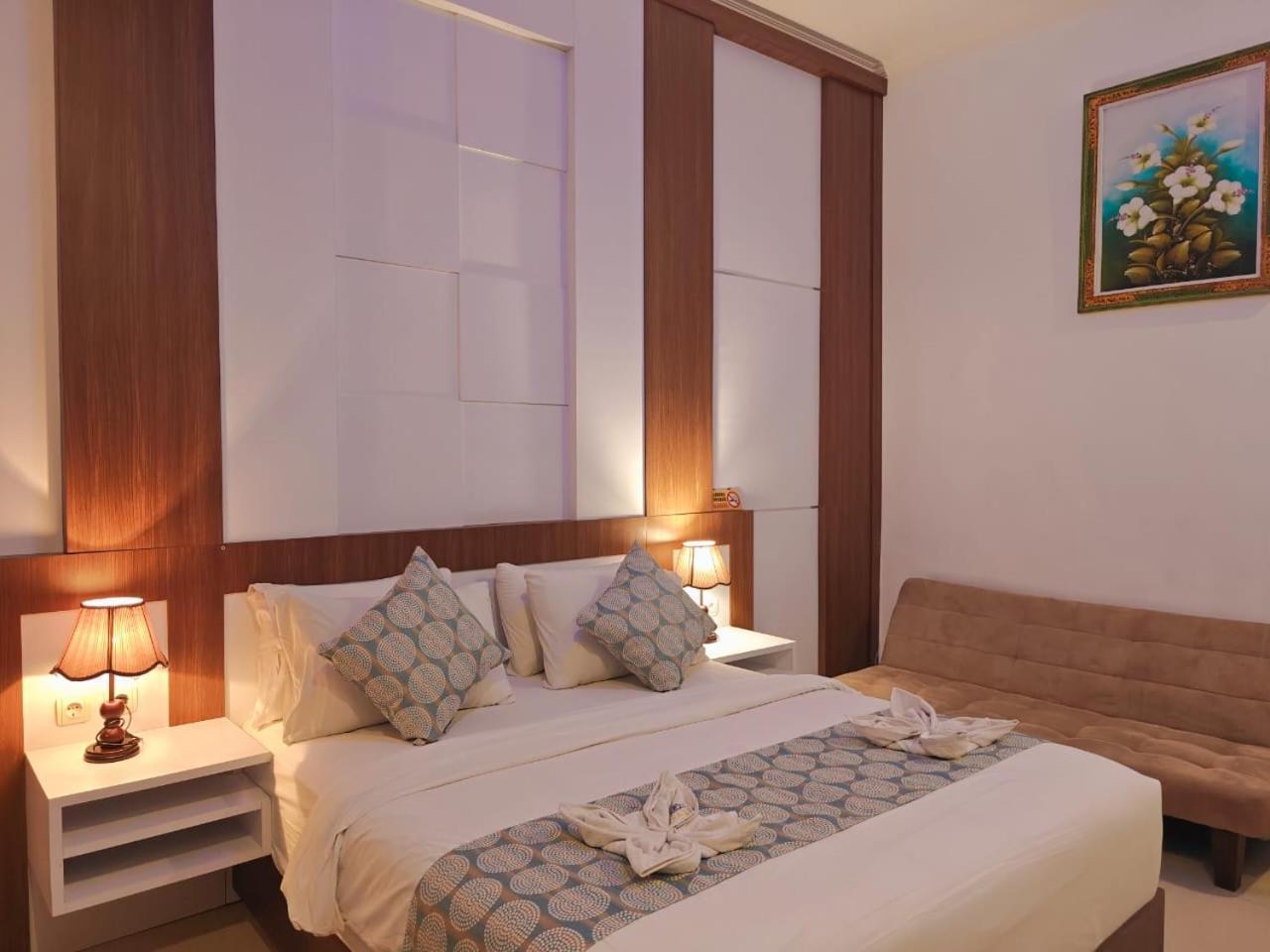 Nusa Sedayu Hotel By Ocean View Batununggul Exterior photo