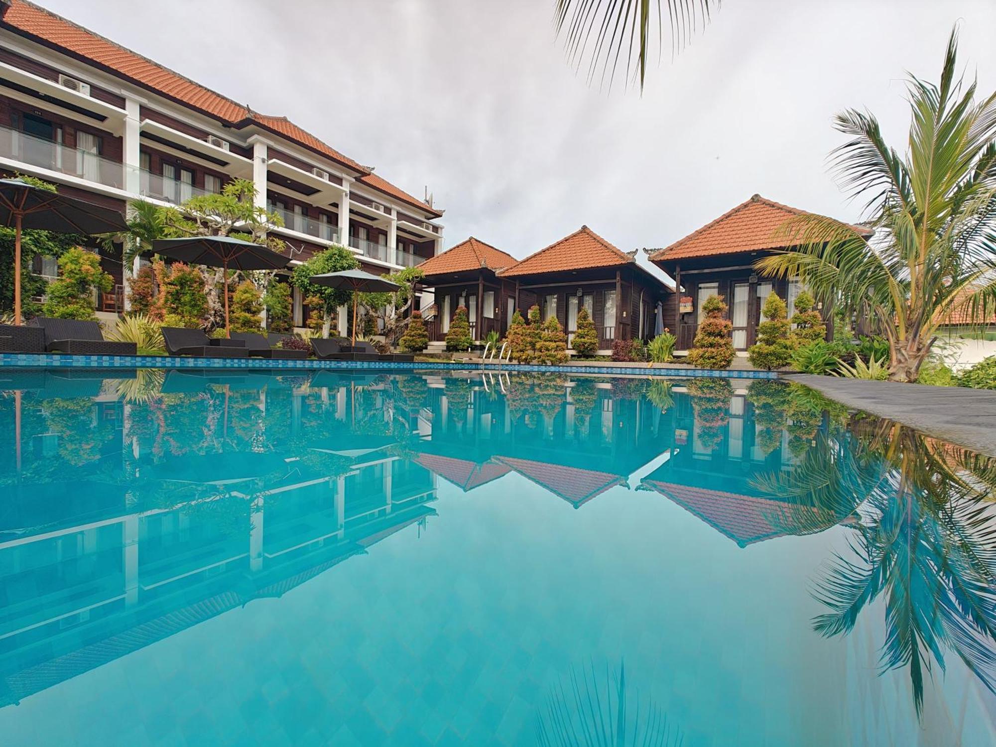 Nusa Sedayu Hotel By Ocean View Batununggul Exterior photo