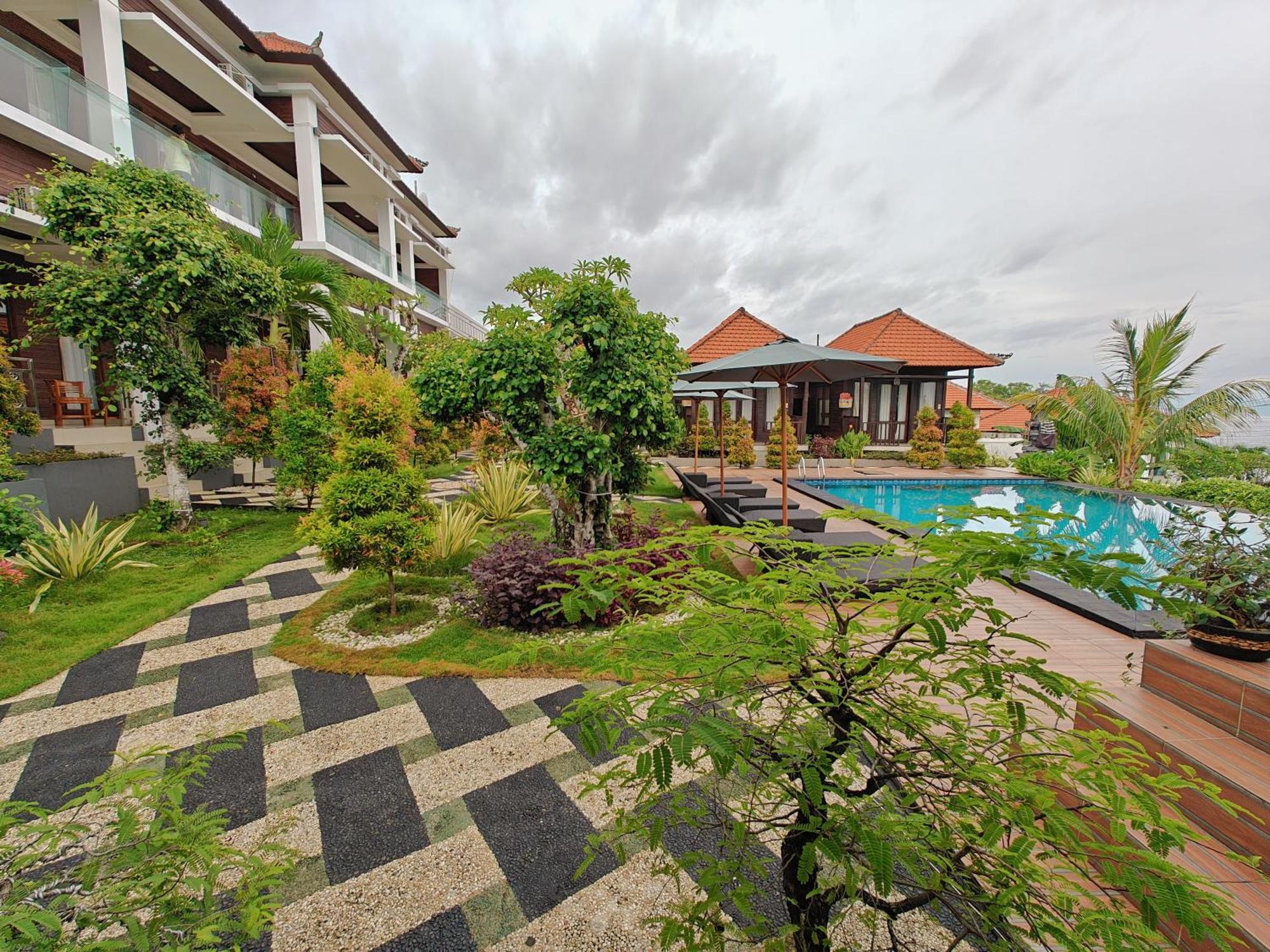 Nusa Sedayu Hotel By Ocean View Batununggul Exterior photo